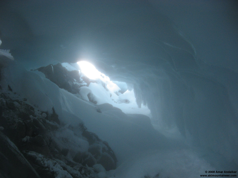 SummitCraterSteamCaveInterior-05May2008.jpg